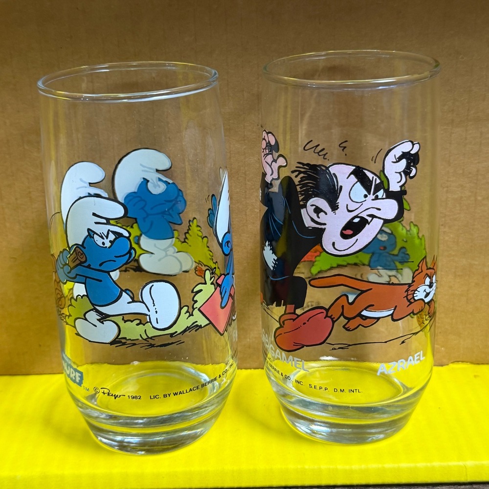 2 Vintage‎ 1982 Smurfs Glasses w/ Gargamel Azrael Wallace Berrie Peyo Collector